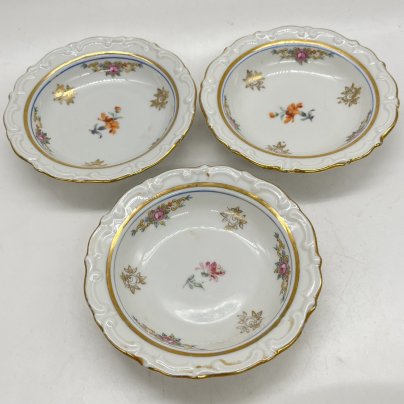 Набор из 3 розеток с цветочным декором и фигурным краем, фарфор, золочение, деколь, Kahla, ГДР, 1960-1980 гг.