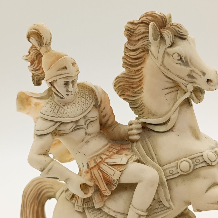 Статуэтка «Святой Георгий и Дракон» (Георгий Победоносец), алебастр