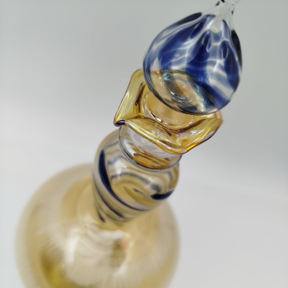 Графин (штоф) "Лебедь" с фигуркой внутри, Ламповый завод