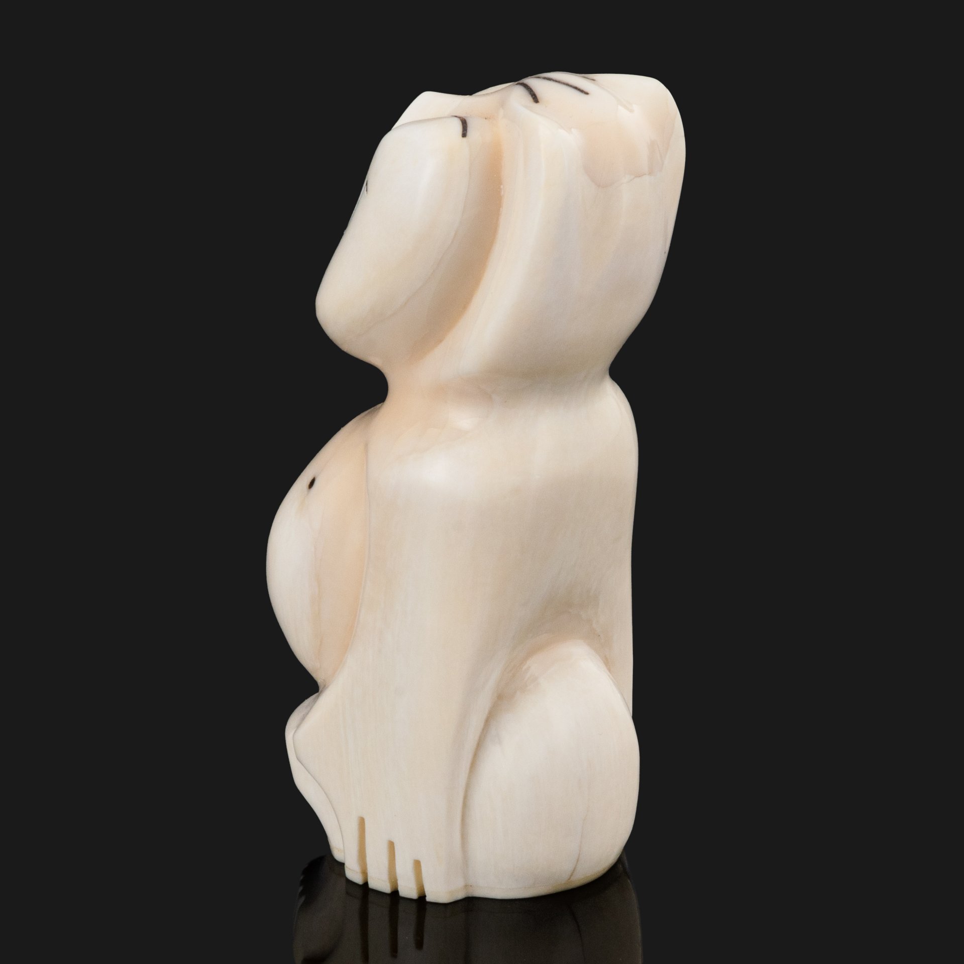 Статуэтка (настольное украшение) "Пеликен", кость, резьба, Россия, 1980-1990 гг.