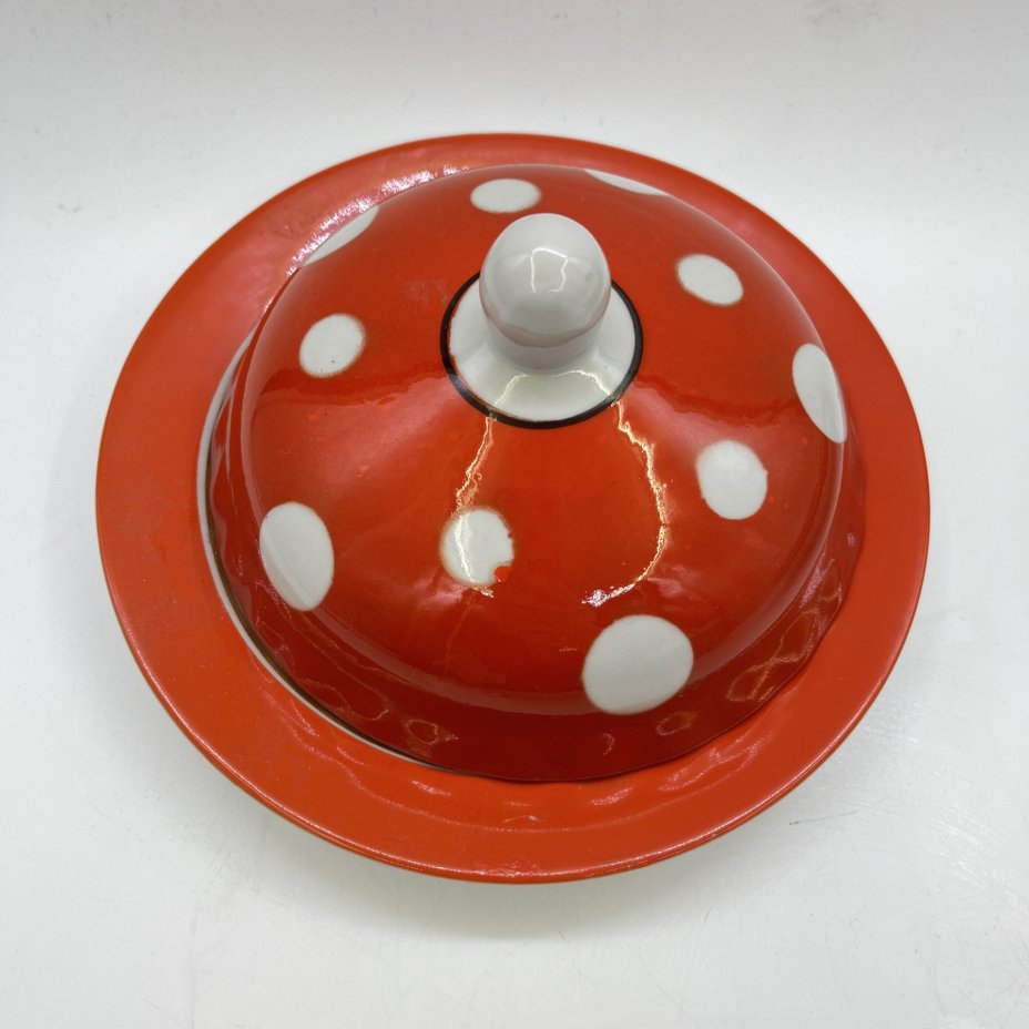 Масленка круглой формы в горошек