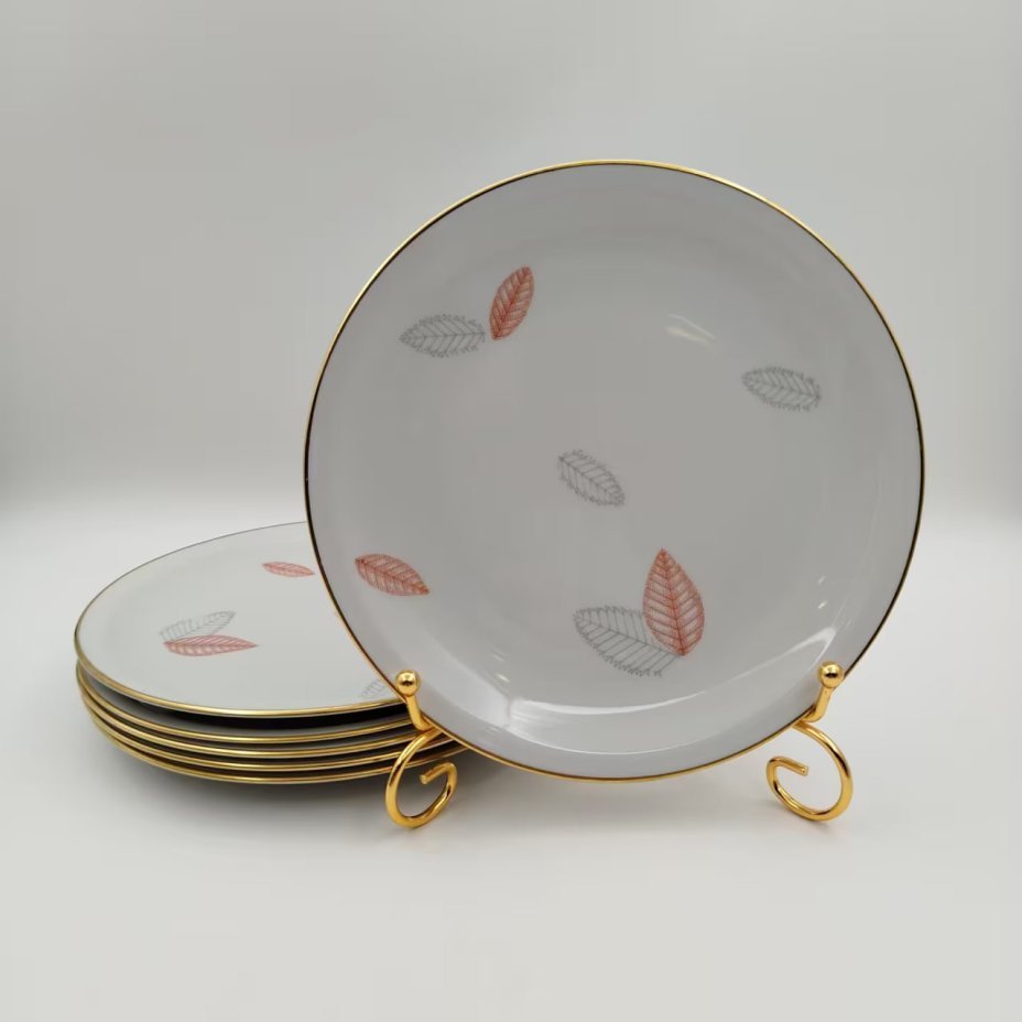 Набор из 6-ти десертных тарелок, украшенных декором в виде листьев, фарфор, деколь, золочение, Graf Von Henneberg Porzellan, 1777 Jlmenau