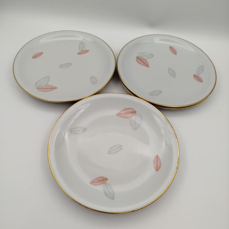Набор из 6-ти десертных тарелок, украшенных декором в виде листьев, фарфор, деколь, золочение, Graf Von Henneberg Porzellan, 1777 Jlmenau