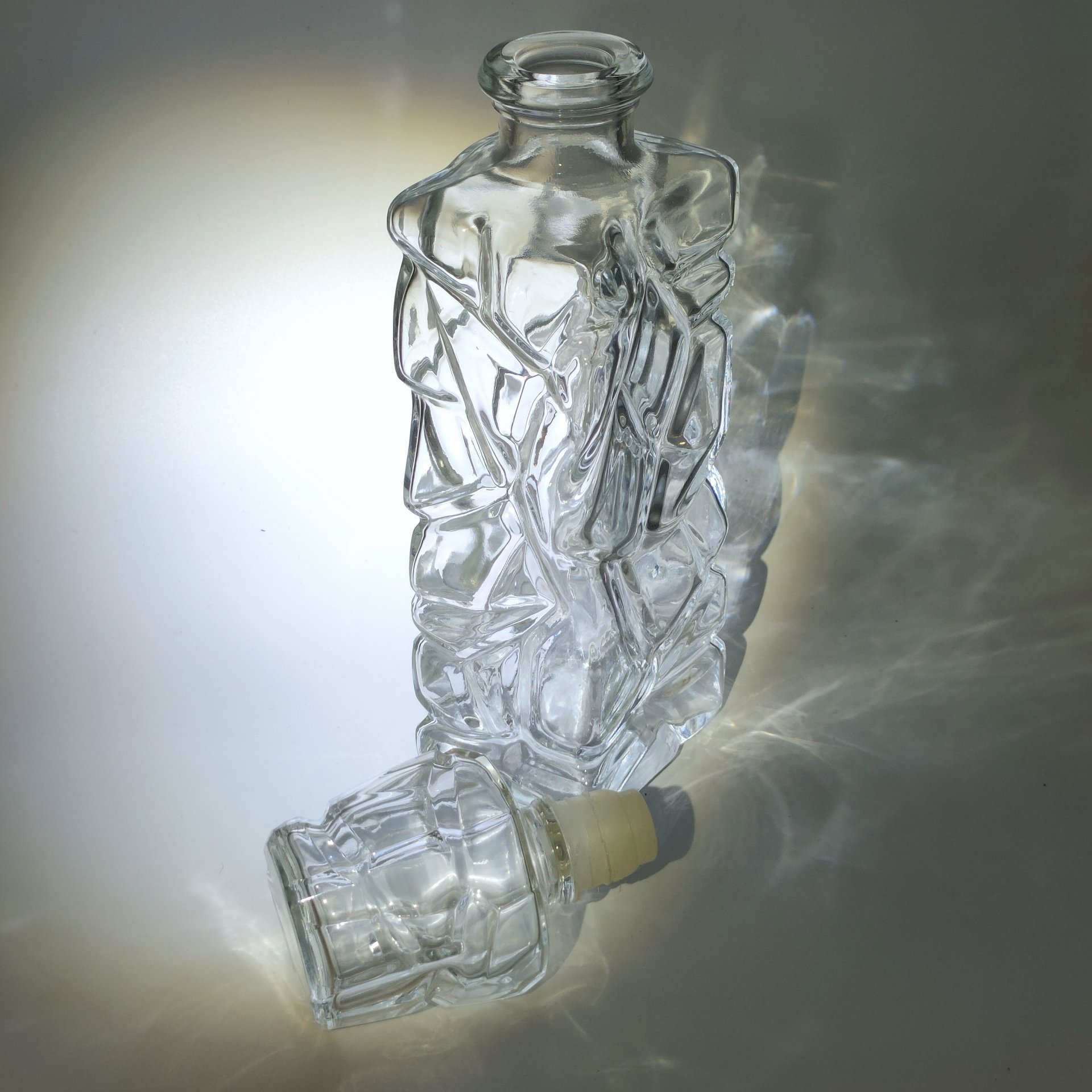 Флакон для одеколона "Айсберг", стекло, пластмасса, Египет, 1980-2010 гг.