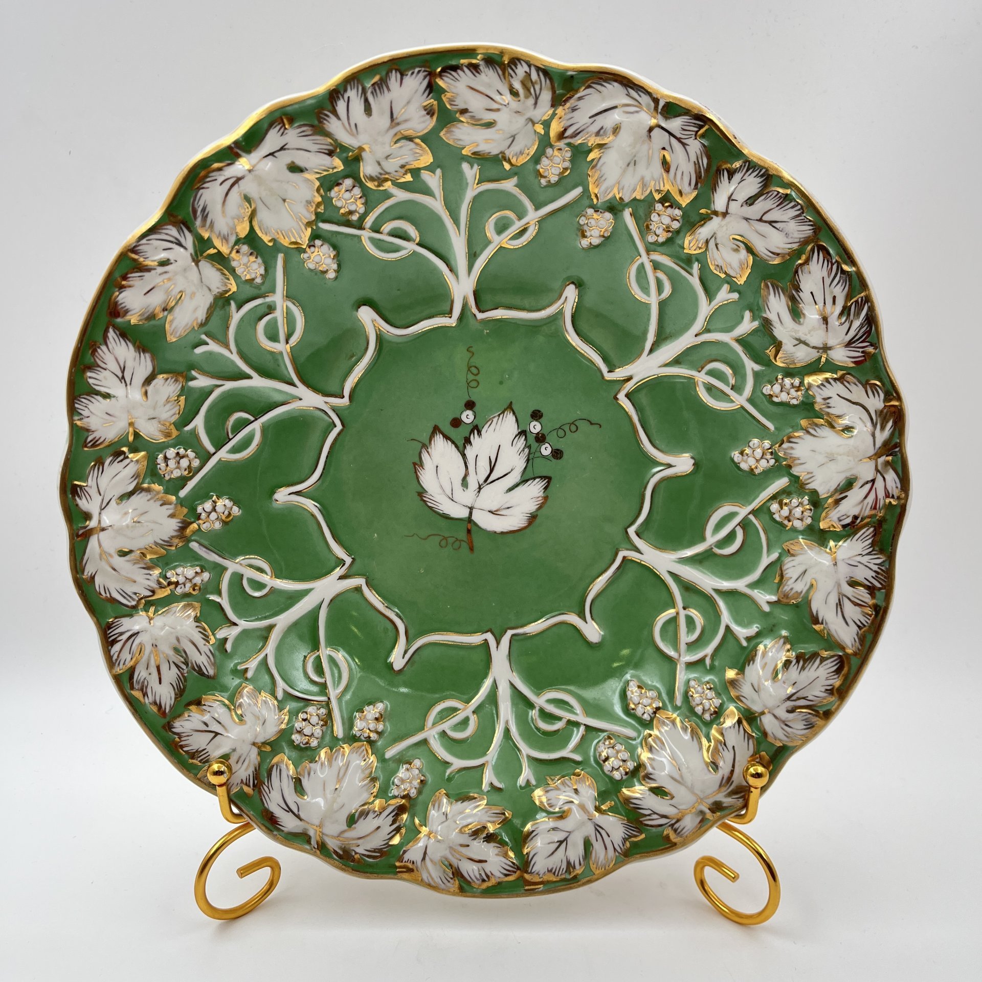 Блюдо сервировочное "Виноград", фарфор, крытье, золочение, Дулевский фарфоровый завод (Дулёво), СССР, 1954 г.