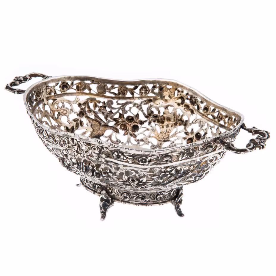 Ваза (конфетница) с цветочным узором, серебро, Германия, 1860-1886 гг.