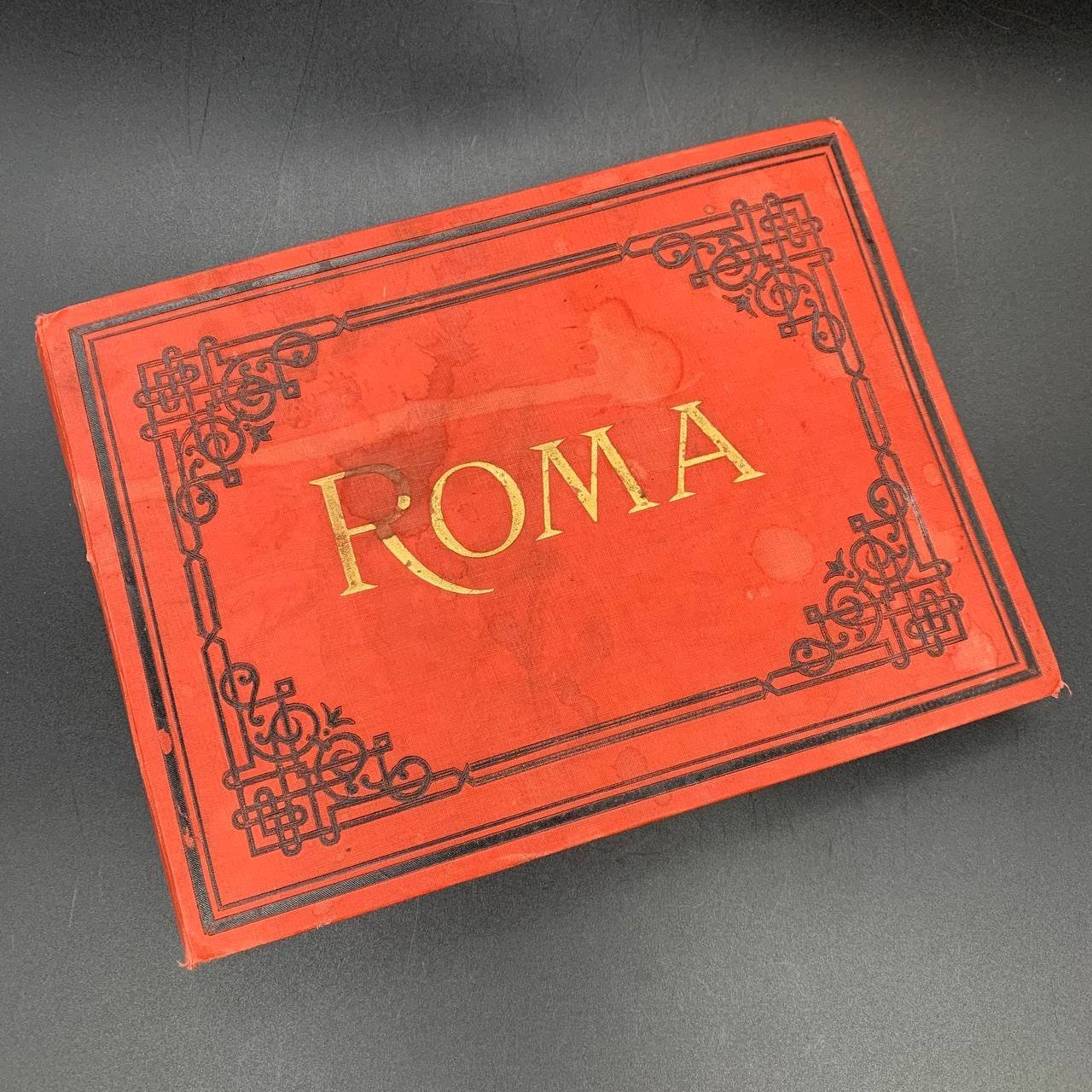 Альбом фотографий с видами Рима на итальянском языке ("Album Ricordo di Roma")