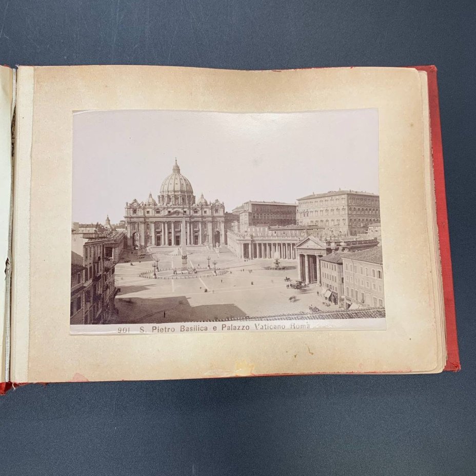 Альбом фотографий с видами Рима на итальянском языке ("Album Ricordo di Roma")