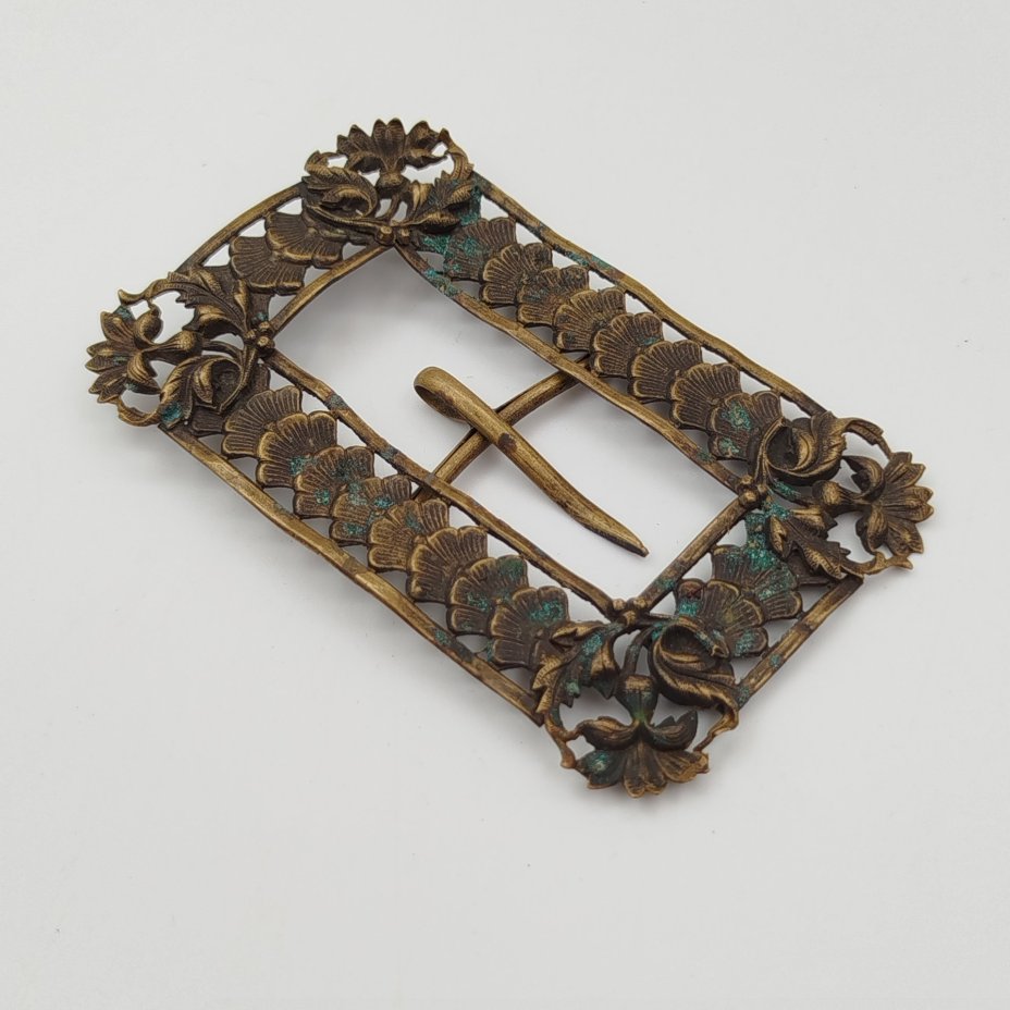 Пряжка женская поясная прямоугольной формы с растительным декором