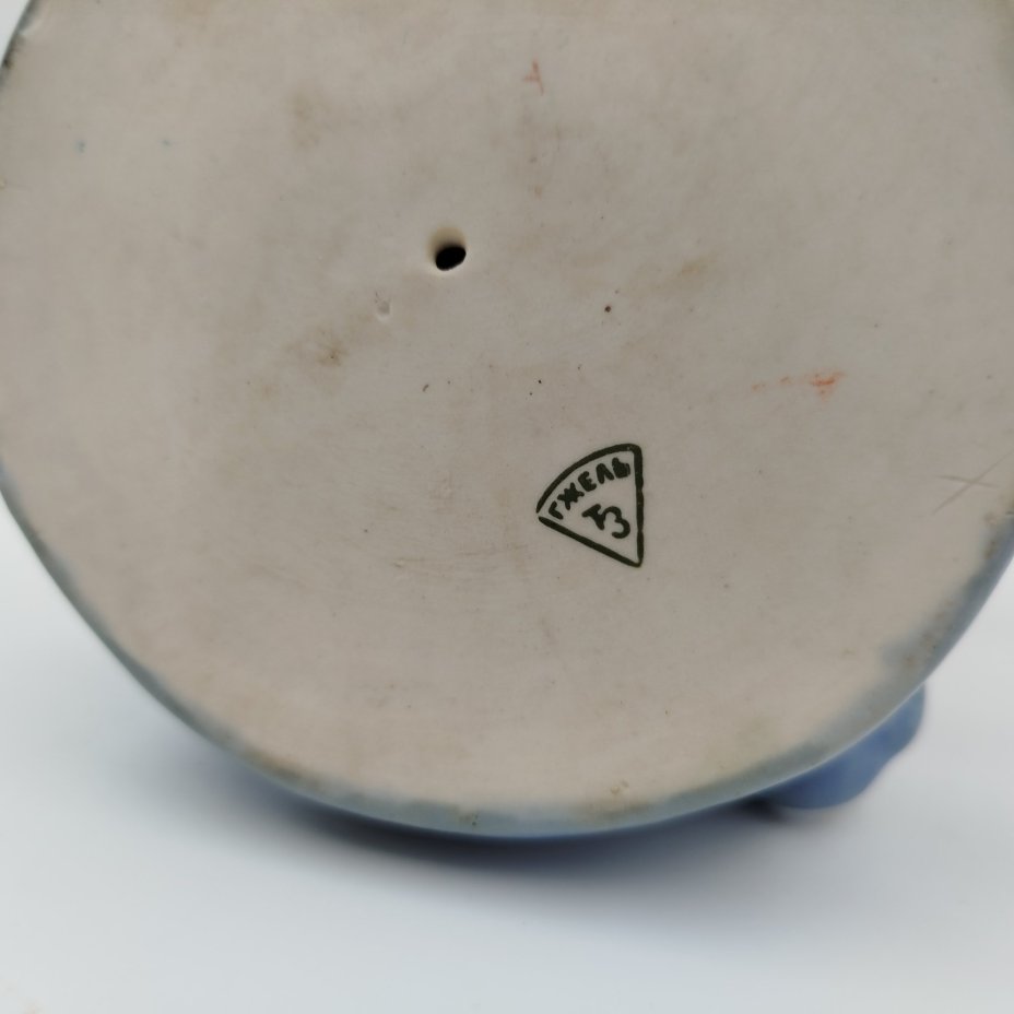 Статуэтка "Хозяйка медной горы", скульптор Л. Н. Шушканова, фарфор, роспись, золочение, Турыгинский фарфоровый завод артели «Художественная керамика» (Гжель), СССР, 1950-1960 гг.