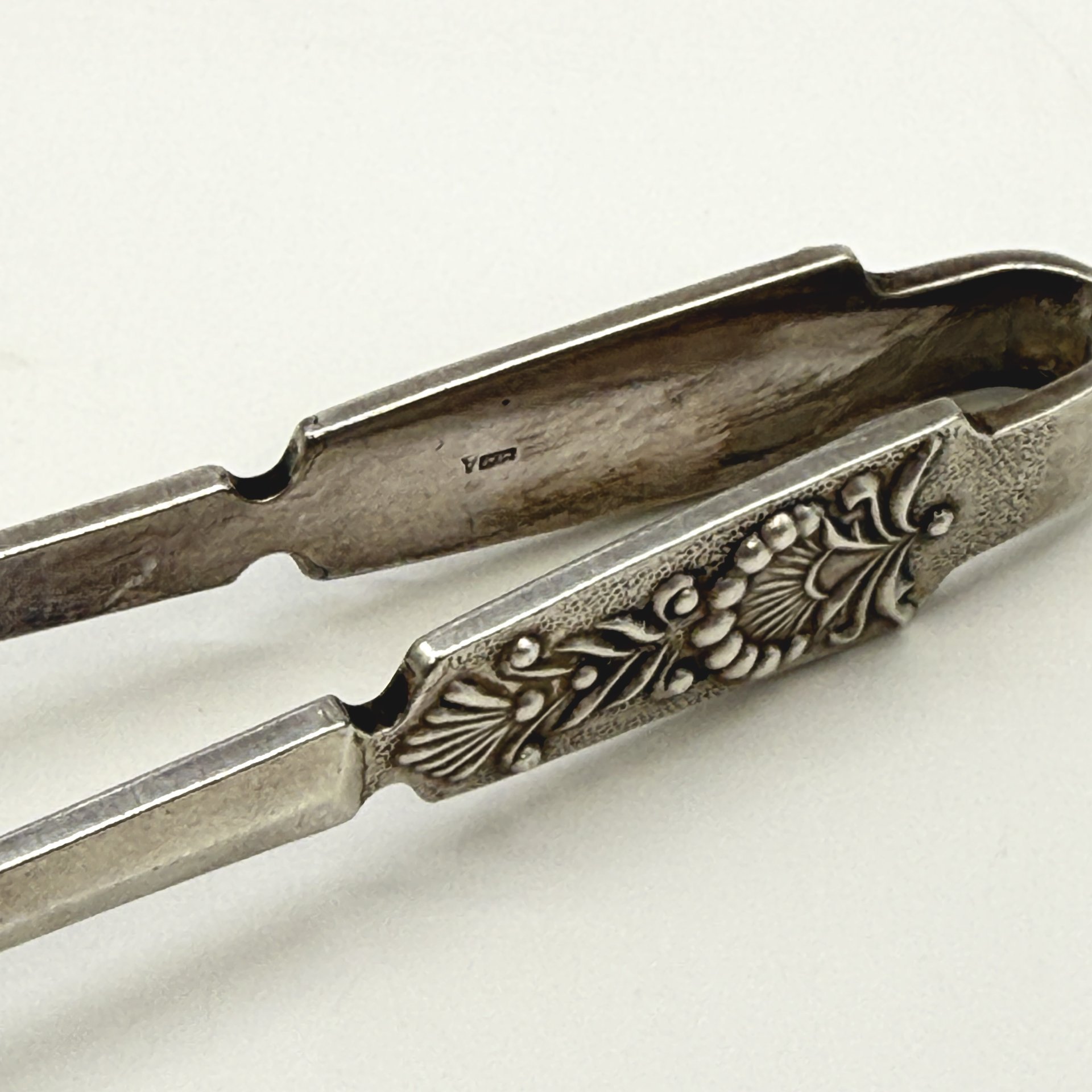 Щипцы для сахара с флоральным декором, металл, СССР, 1970-1990 гг.