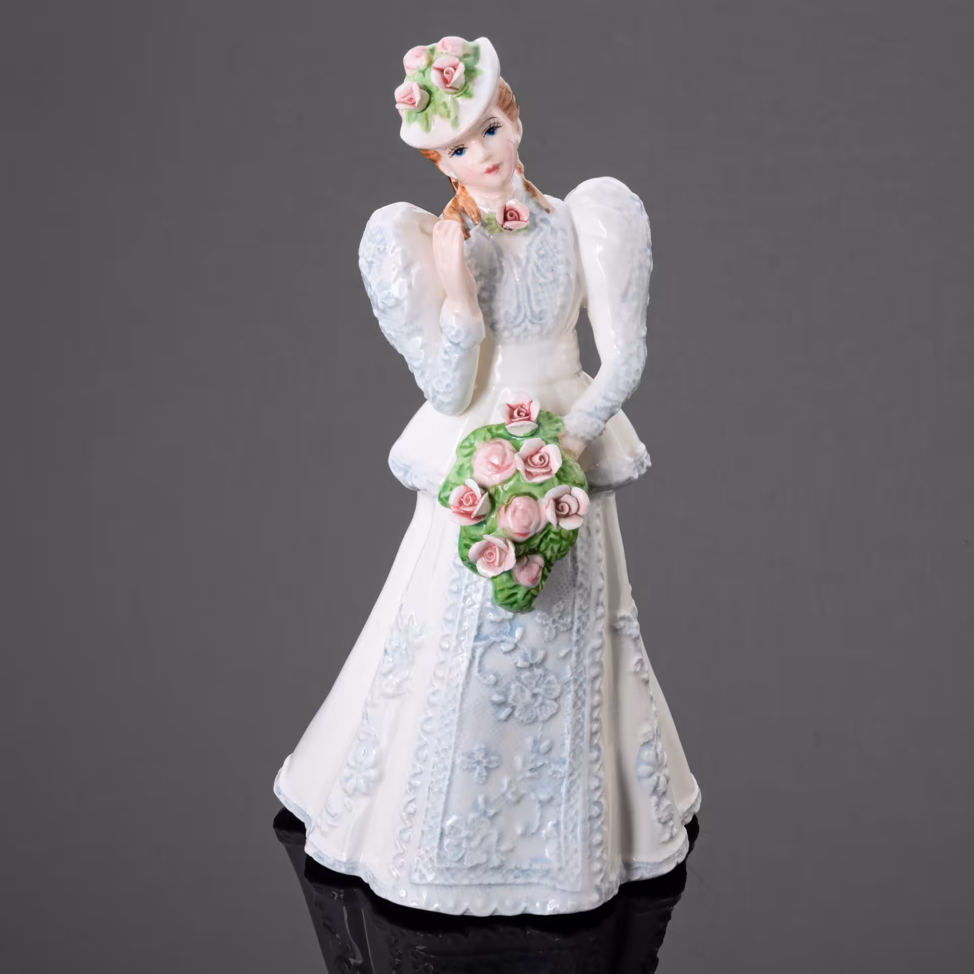 Статуэтка "Девушка с букетом", Ekaterina Collection
