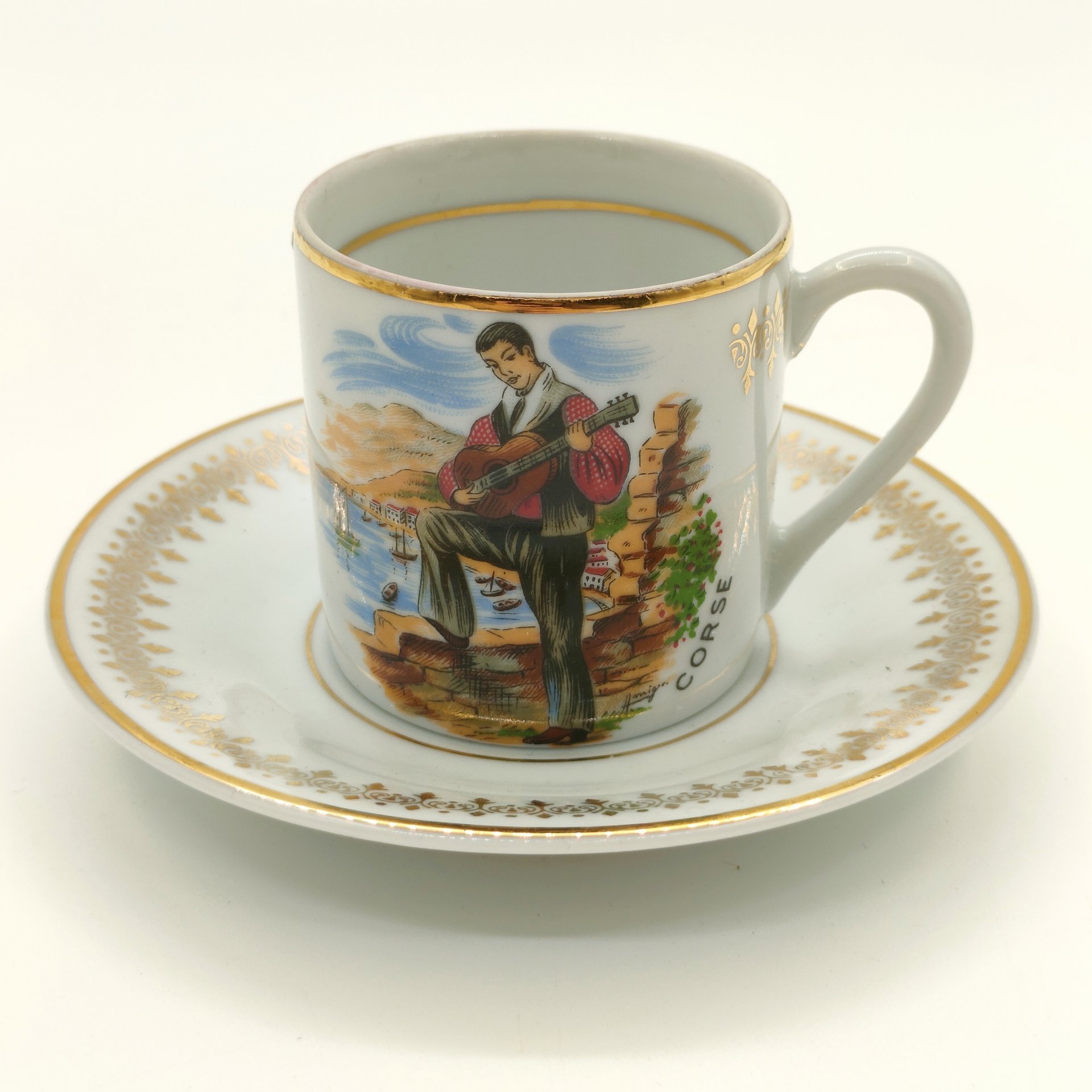 Пара кофейная с изображением гитариста, фарфор, деколь, золочение, Philippe Deshoulieres, Франция, 1960-2000 гг.
