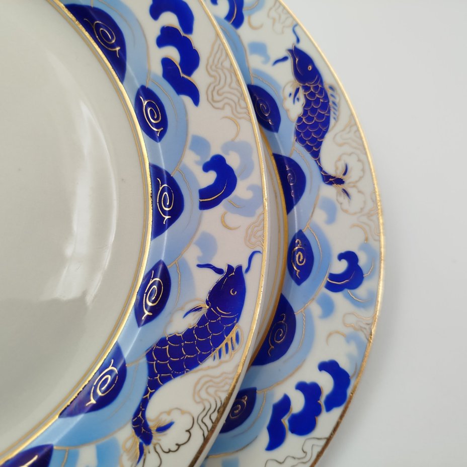 Набор обеденных тарелок на 3 персоны, с орнаментом в виде рыб по борту