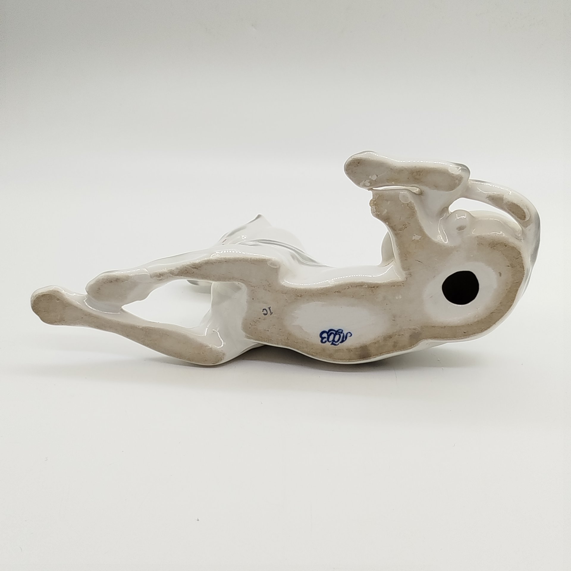 Статуэтка "Мраморный дог", скульптор И.И. Ризнич