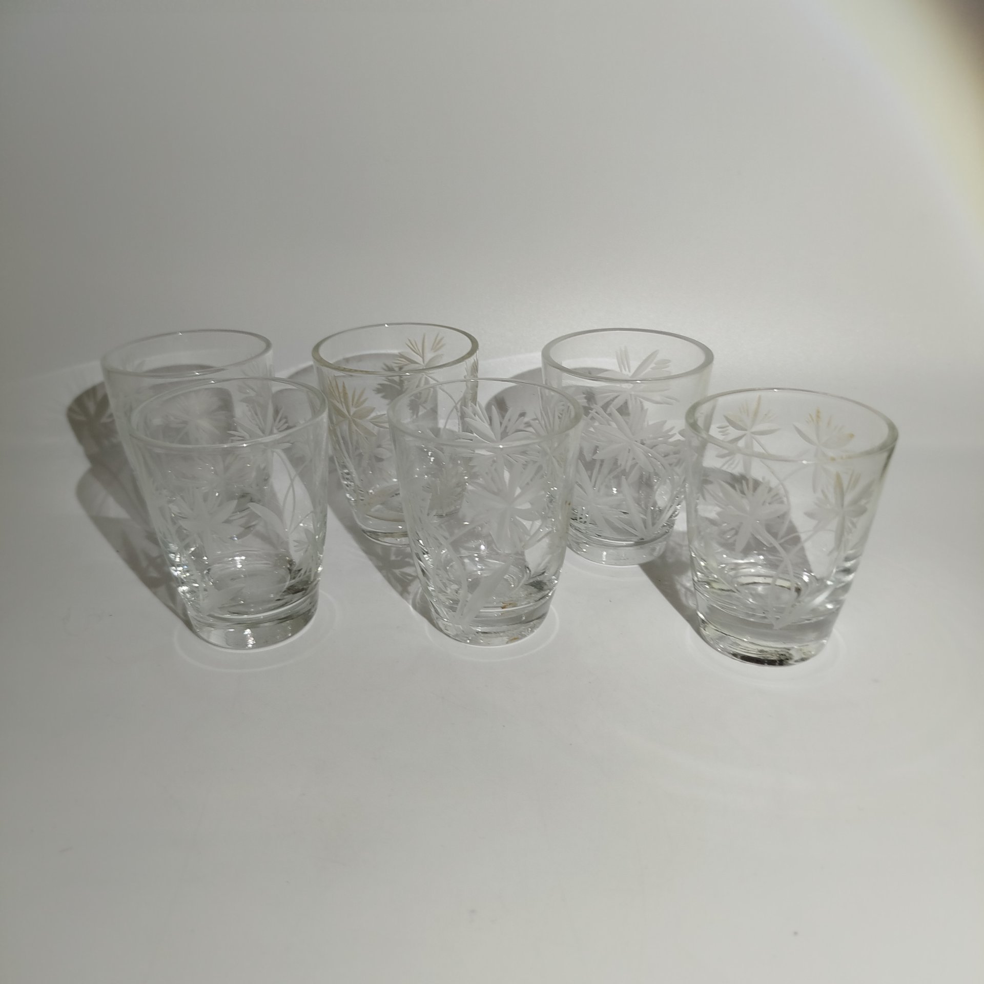 Набор стопок с цветочным декором на 6 персон (в оригинальной коробке), хрусталь, гравировка, СССР, 1990-2000 гг.