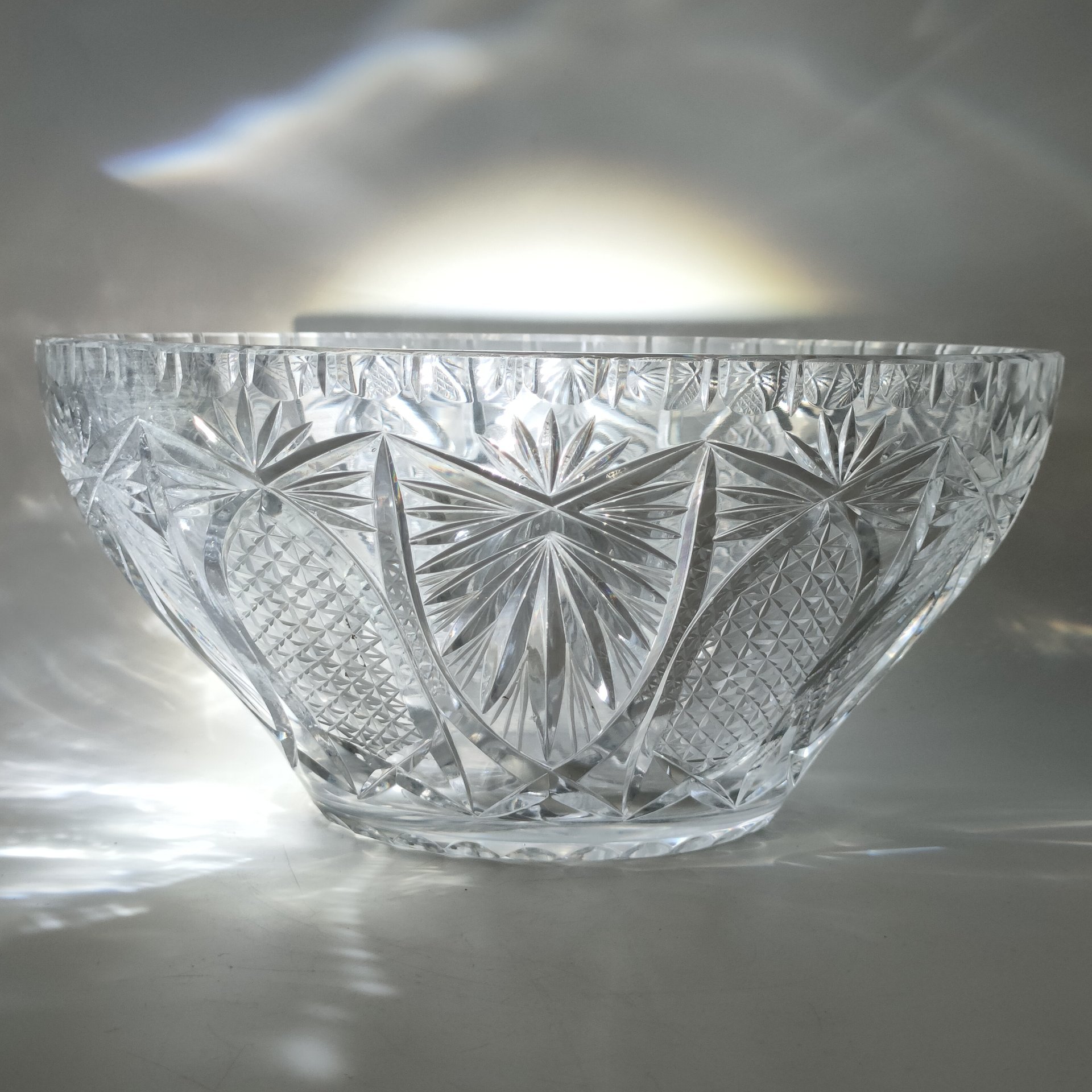 Салатник с резным геометрическим декором, хрусталь, алмазная грань, СССР, 1970-1990 гг.