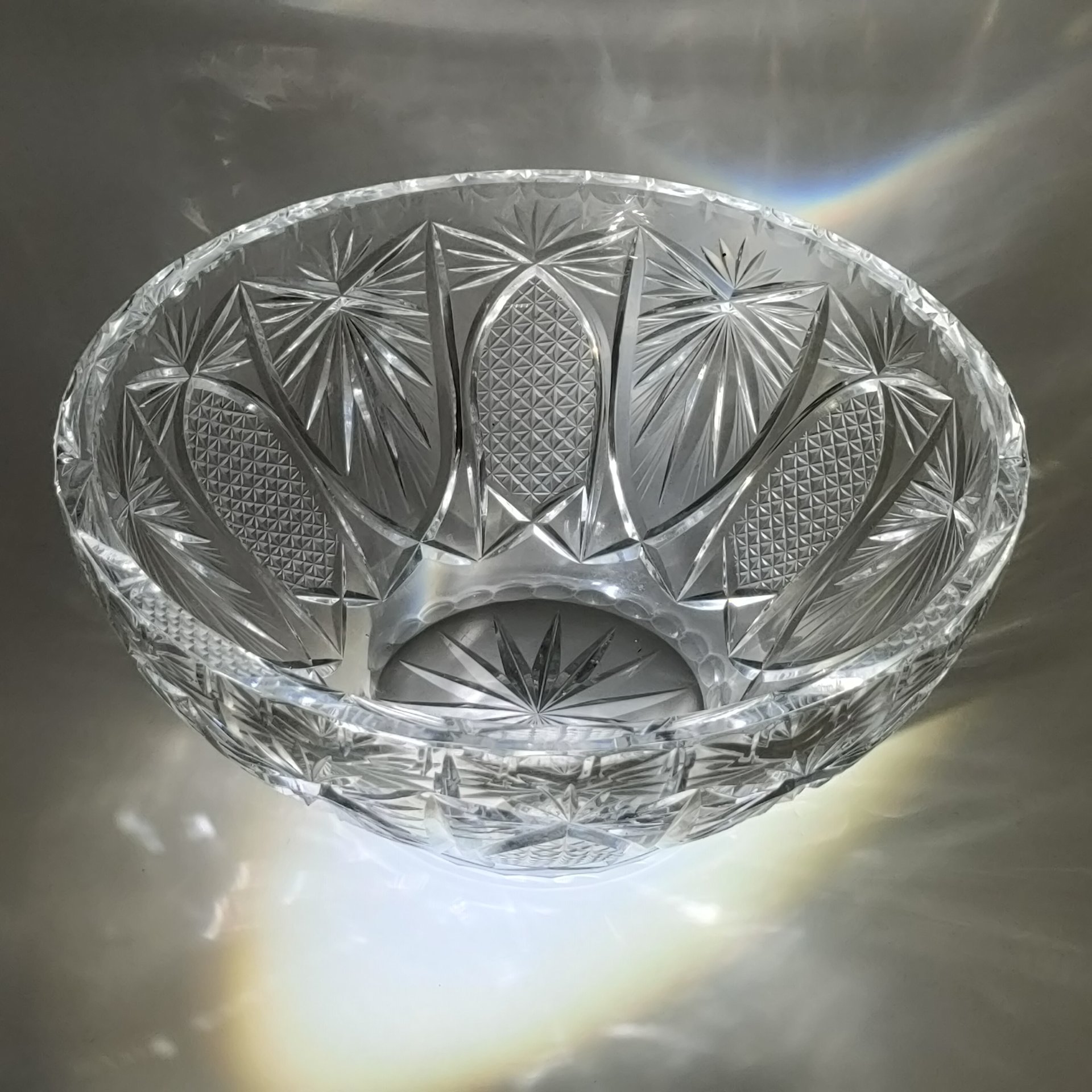Салатник с резным геометрическим декором, хрусталь, алмазная грань, СССР, 1970-1990 гг.