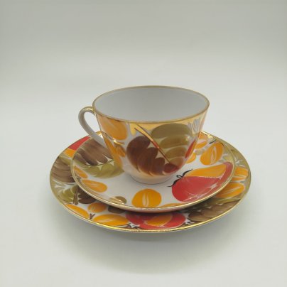 Чайное трио "Щедрая осень", автор рисунка Н.Б. Гусева, автор формы С.Е. Яковлева, фарфор, роспись, золочение, Ленинградский фарфоровый завод (ЛФЗ), СССР, 1960-1970 гг.