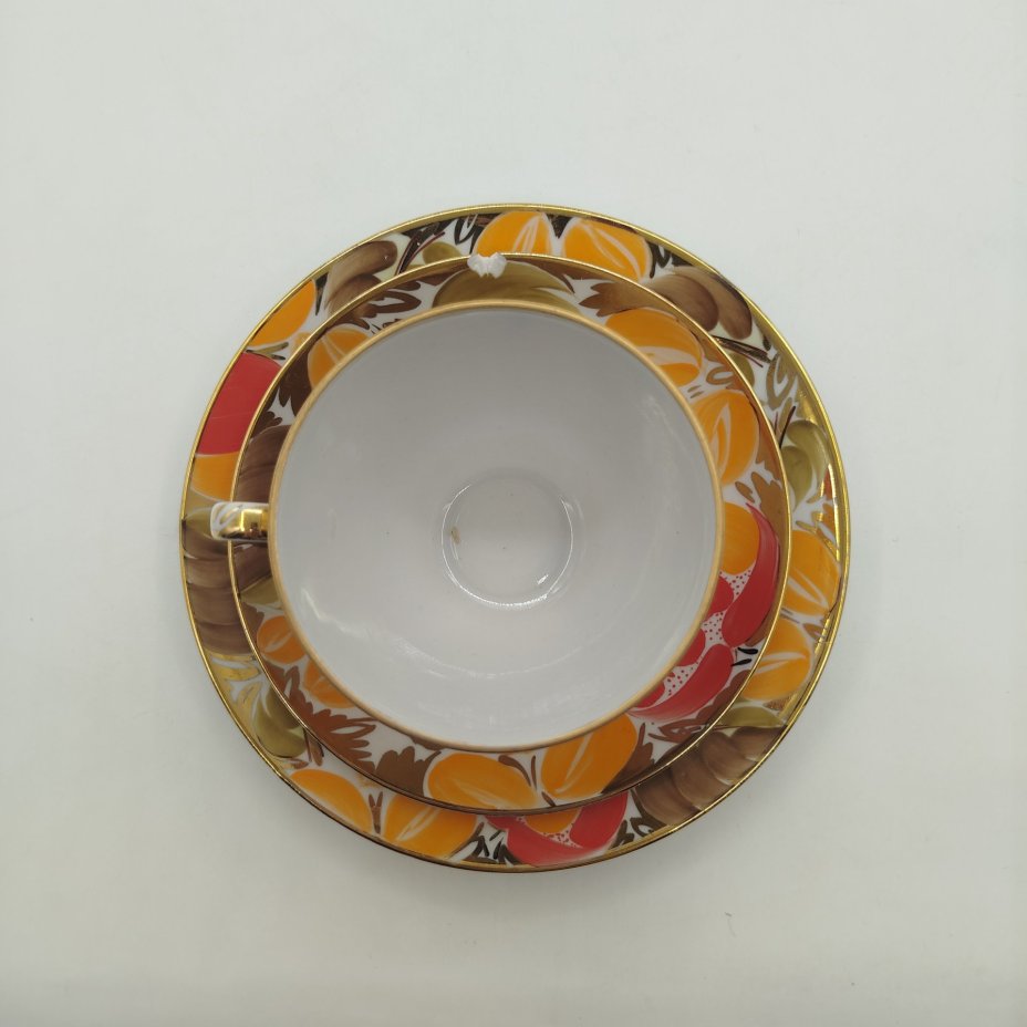 Чайное трио "Щедрая осень", автор рисунка Н.Б. Гусева, автор формы С.Е. Яковлева, фарфор, роспись, золочение, Ленинградский фарфоровый завод (ЛФЗ), СССР, 1960-1970 гг.