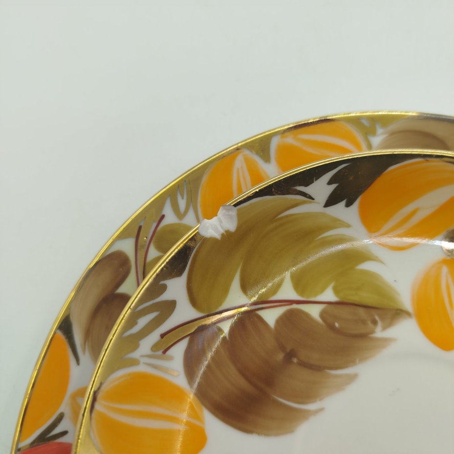 Чайное трио "Щедрая осень", автор рисунка Н.Б. Гусева, автор формы С.Е. Яковлева, фарфор, роспись, золочение, Ленинградский фарфоровый завод (ЛФЗ), СССР, 1960-1970 гг.