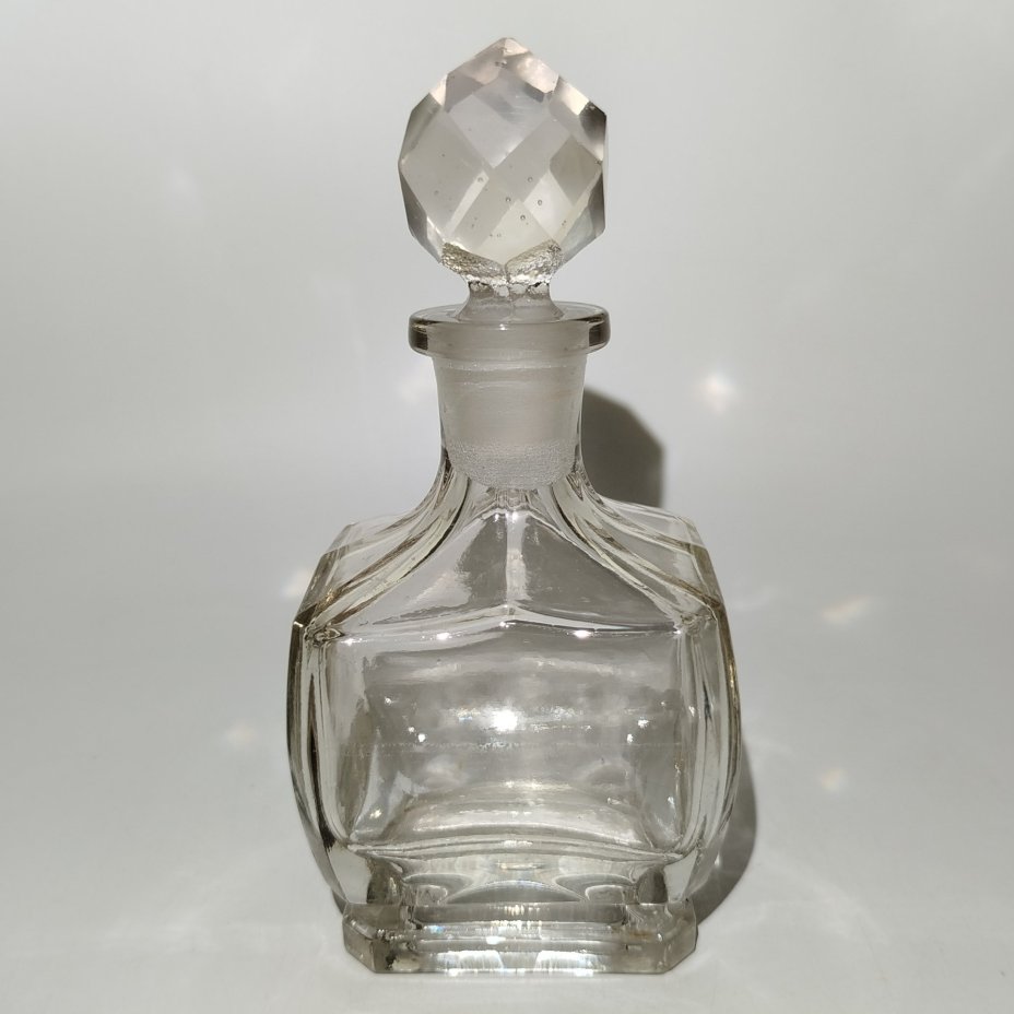 Флакон парфюмерный с граненой пробкой, стекло, Российская империя, 1890-1915 гг.