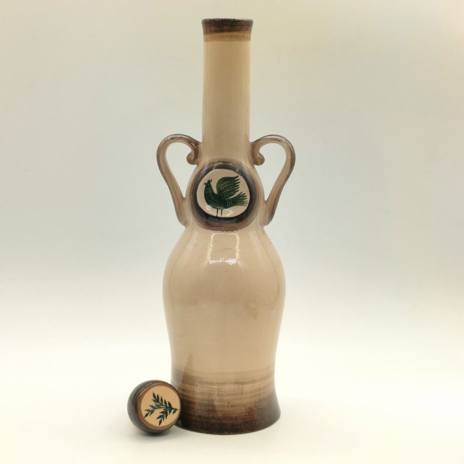 Набор из штофа лаконичной формы с изображением птицы в медальоне и 4-х стопок разных размеров