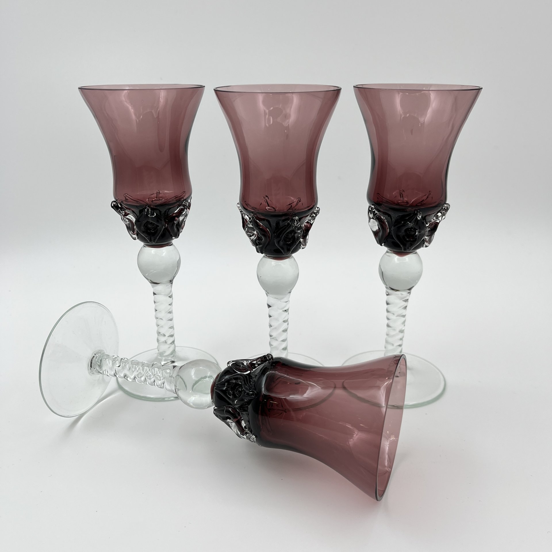 Набор из 4 бокалов, автор Г. Паламар, цветное стекло, налепы, гутная техника, Стрыйский стекольный завод, СССР, 1960-1980 гг.