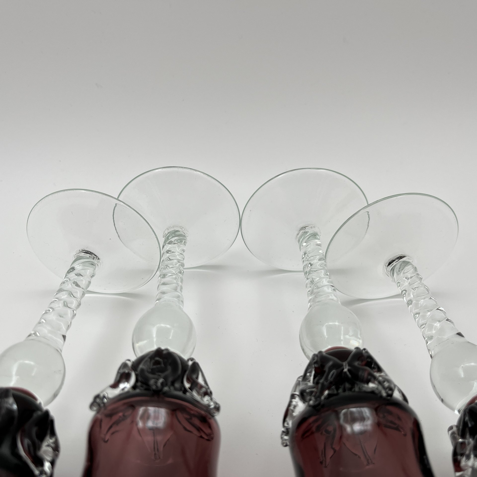 Набор из 4 бокалов, автор Г. Паламар, цветное стекло, налепы, гутная техника, Стрыйский стекольный завод, СССР, 1960-1980 гг.