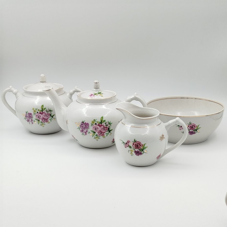 Сервиз чайный на 5 персон, украшенный цветочным декором, фарфор, деколь, золочение, Дулевский фарфоровый завод (Дулёво), СССР, 1958 г.