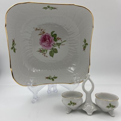 Салатник и двусекционная солонка, украшенные изображением роз, фарфор, деколь, золочение, Pirkenhammer, Чехия, 1993-2010 гг.