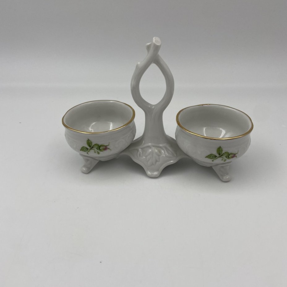 Салатник и двусекционная солонка, украшенные изображением роз, фарфор, деколь, золочение, Pirkenhammer, Чехия, 1993-2010 гг.