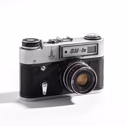 Фотоаппарат "ФЭД-5В" (с олимпийской символикой), объектив "Индустар-61", с чехлом от фотовспышки, Харьковский машиностроительный завод им. Дзержинского (ФЭД)