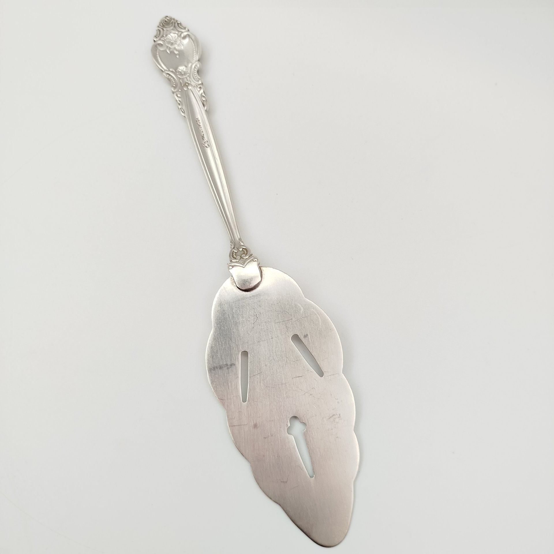 Лопатка сервировочная с растительным декором