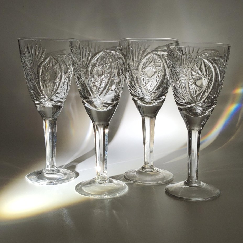 Набор из 4-х бокалов с резным геометрическим декором (в подборе), хрусталь, алмазная грань, СССР, 1970-1990 гг.