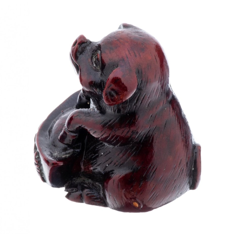 Статуэтка "Свинья" (нецкэ), композитный материал, Китай, 2000-2010 гг.