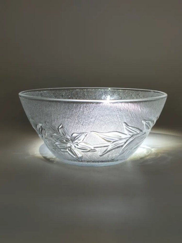 Салатник с рельефным цветочным декором, стекло, KIG, Индонезия, 1990-2000 гг.