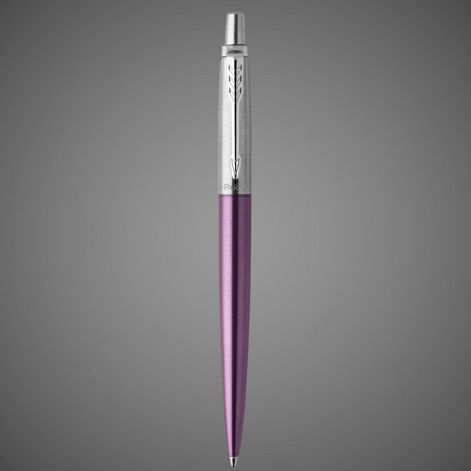 Шариковая ручка Parker "Jotter Victoria Violet Chrome CT", стержень:M, цвет чернил: blue в подарочной блистерной упаковке, Лаки и смолы: лак, сталь, хром