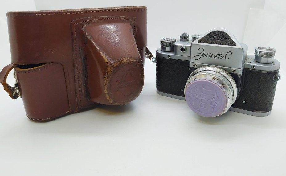 Фотоаппарат "Зенит-С" с объективом "Индустар-50" в оригинальном кофре, Красногорский механический завод (КМЗ)