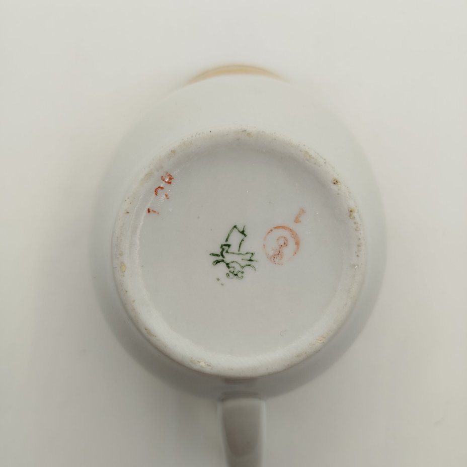 Молочник овальной формы, фарфор, золочение, Фарфоровый завод «Пролетарий» (Бронница, Мста), СССР, 1967-1975 гг.