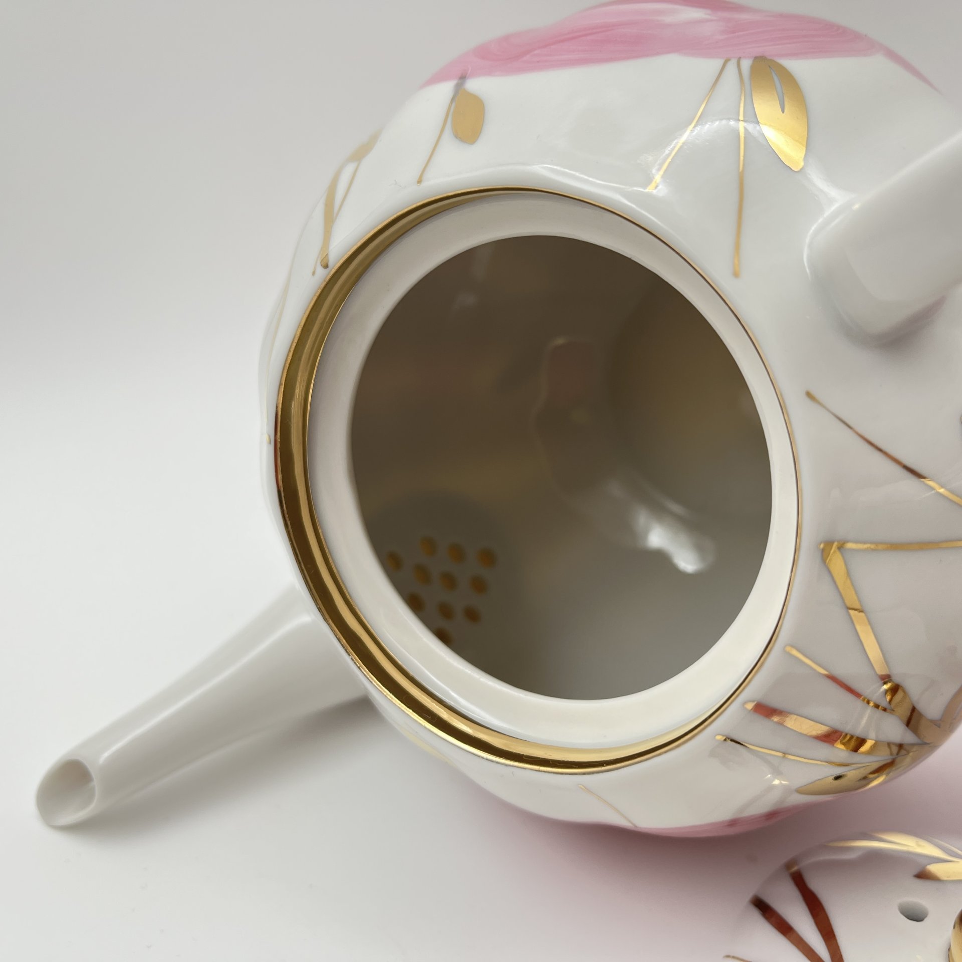 Набор чайный "Весенний" на 6 персон (10 предметов), форма "Белый лебедь", автор формы О.М. Михигули, фарфор, роспись, золочение, Дулевский фарфоровый завод (Дулёво), СССР, 1987 г.