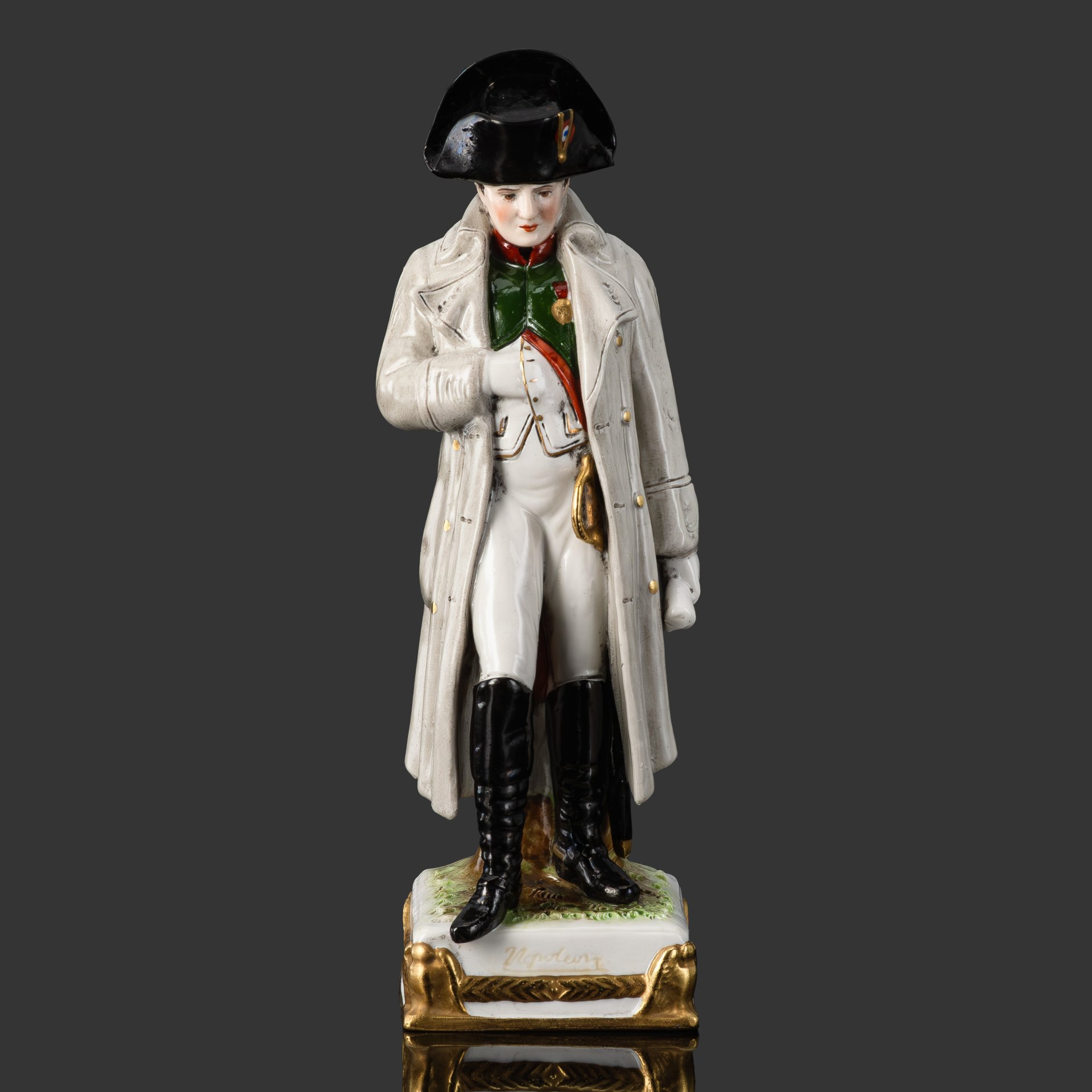 Статуэтка "Наполеон Бонапарт", по модели Scheibe-Alsbach, фарфор, роспись, золочение, Западная Европа, 1950-1980 гг.
