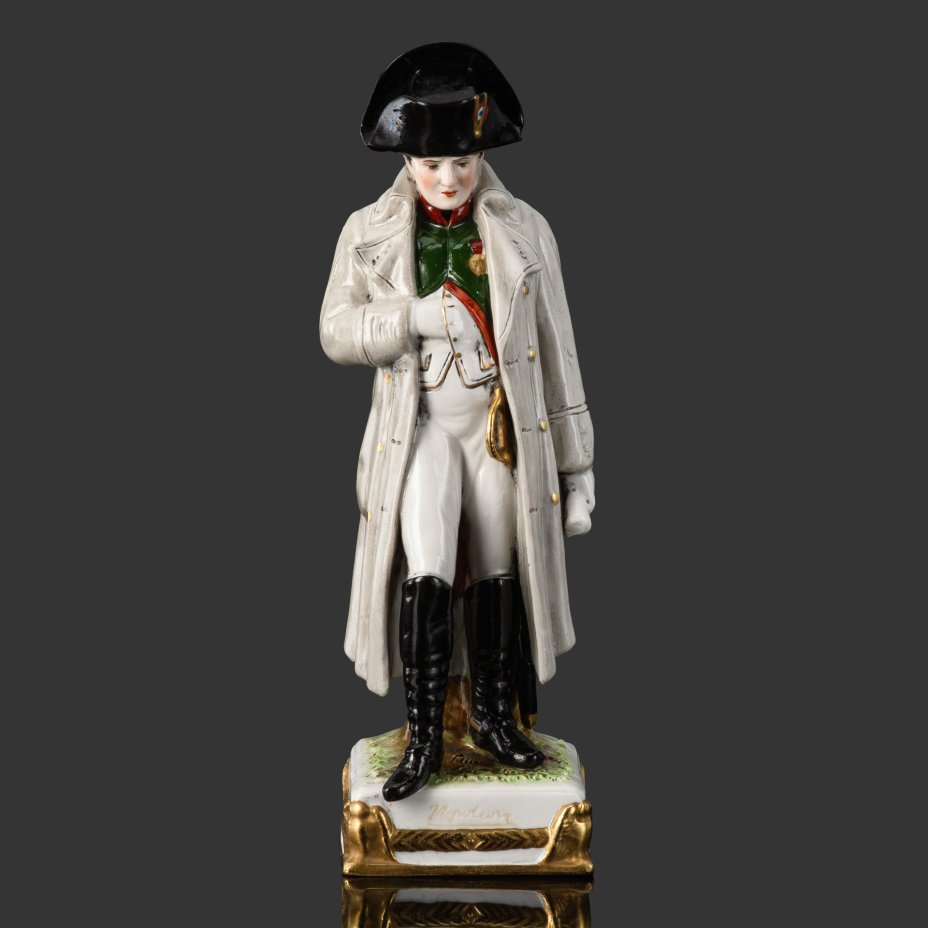 Статуэтка "Наполеон Бонапарт", по модели Scheibe-Alsbach, фарфор, роспись, золочение, Западная Европа, 1950-1980 гг.