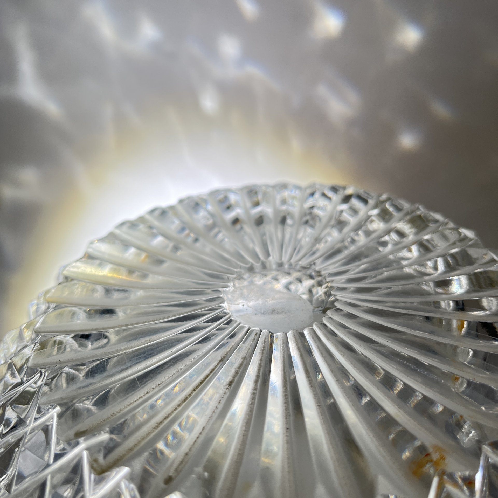 Фруктовница с геометрическим декором и металлическим ободком, хрусталь, металл, СССР, 1970-1990 гг.