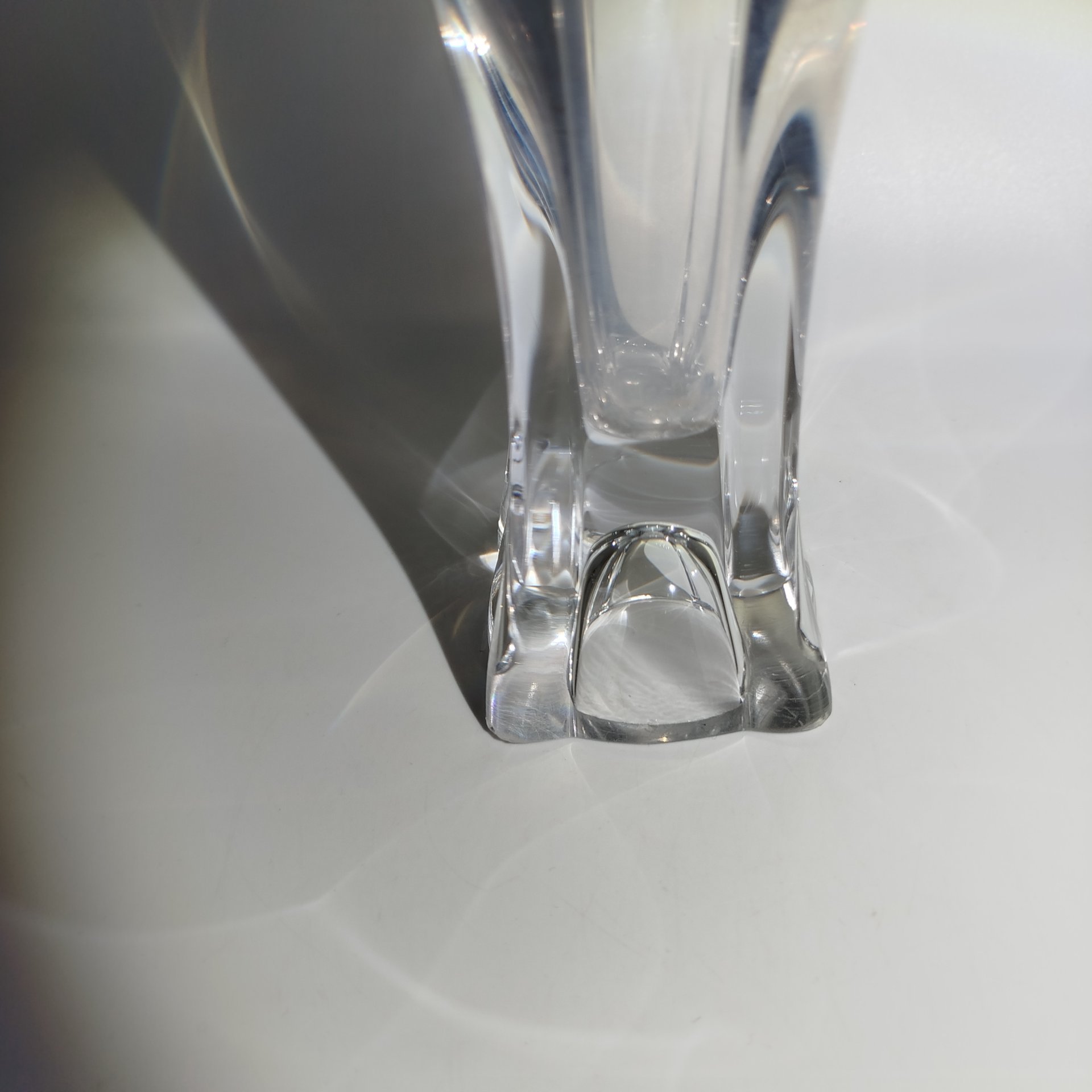 Ваза лаконичной формы, стекло, гутная техника, налепы, Ливанский стекольный завод, Латвия, 1960-1980 гг.