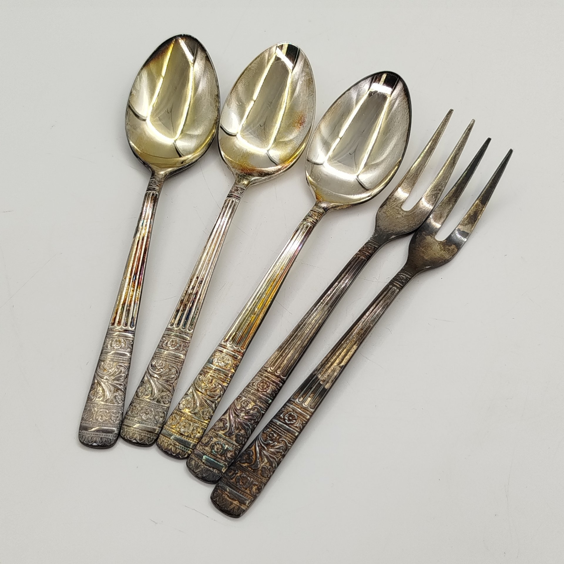 Набор из 2-х вилок для лимона и 3-х чайных ложек с цветочным декором, "Phoenix", сталь, Европа, 1970-1990 гг.