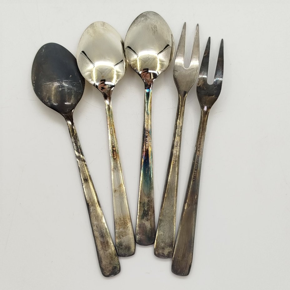 Набор из 2-х вилок для лимона и 3-х чайных ложек с цветочным декором, "Phoenix", сталь, Европа, 1970-1990 гг.