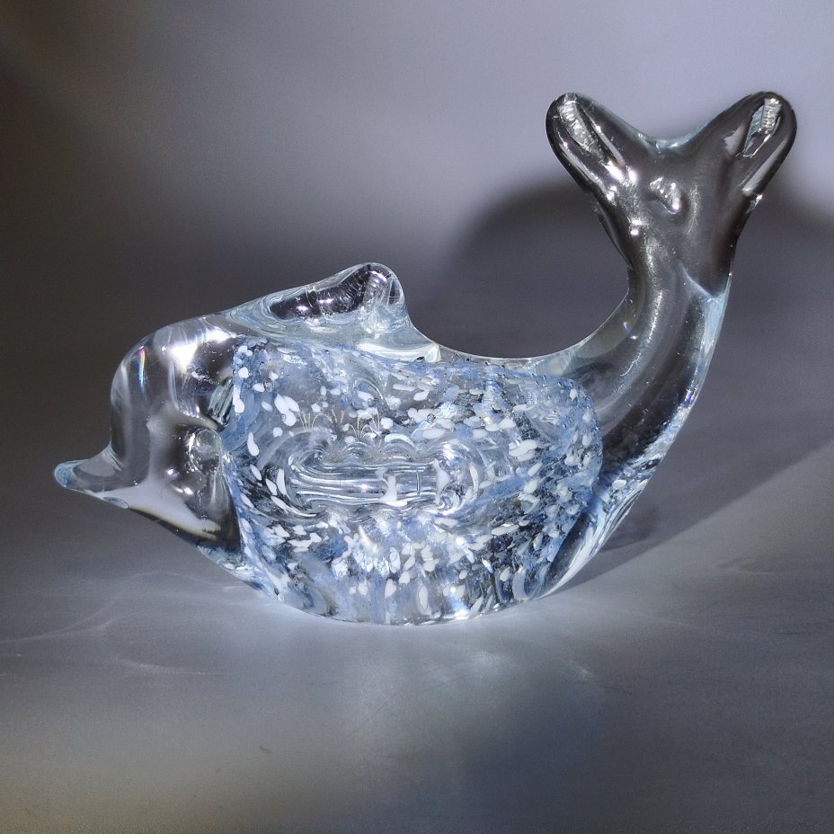 Статуэтка (пресс-папье) в виде дельфина, стекло, техника spatter, Европа, 1980-2000 гг.