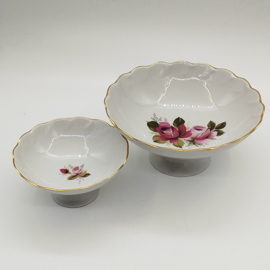 Набор из двух вазочек для подачи десерта с декором в виде роз