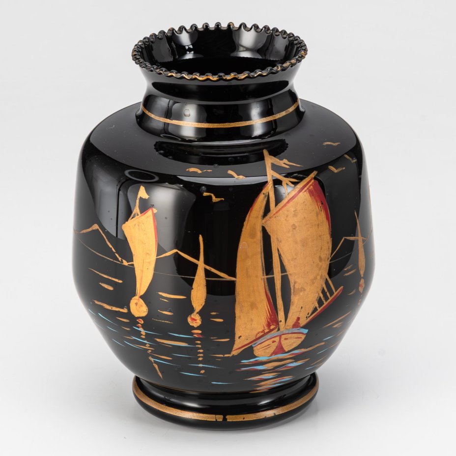 Ваза с изображением парусников, стекло, роспись, золочение, Западная Европа, 1960-1990 гг.